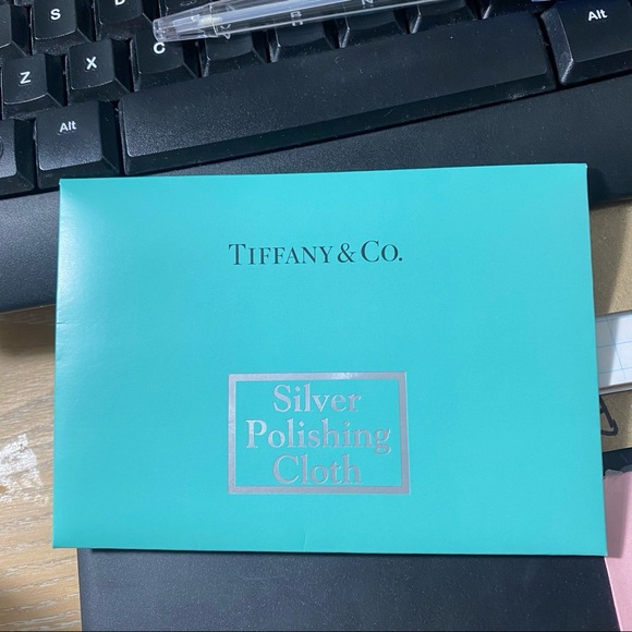 Tiffany Venezia Luce Mini Pendant Necklace - Picture 6 of 10